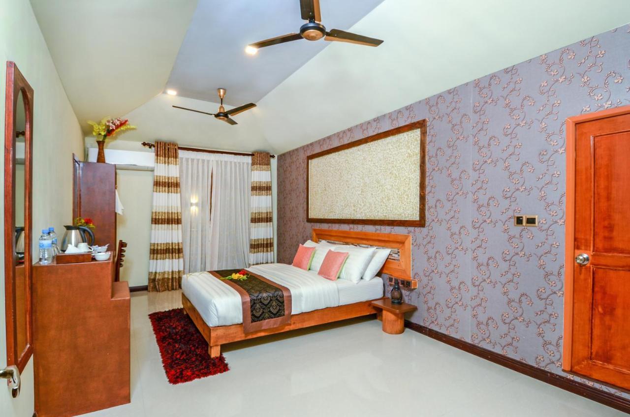 Maladiwa Beach & Spa Maafushi Exterior foto